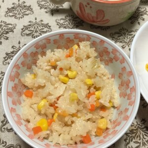 炊飯器で♪コンソメバター風味の炊き込みピラフ